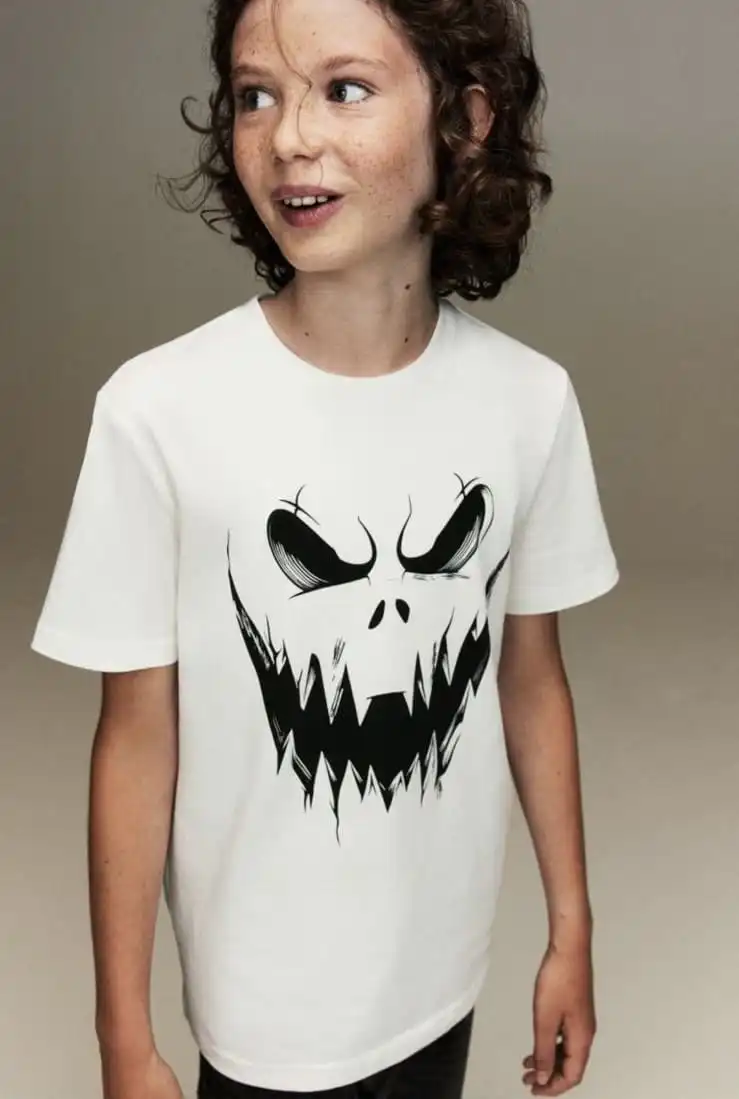 New Look halloween T -Shirt 10 Years to 15 Years - £10.99 New Look halloween T -Shirt 10 Years to 15 Years - £10.99