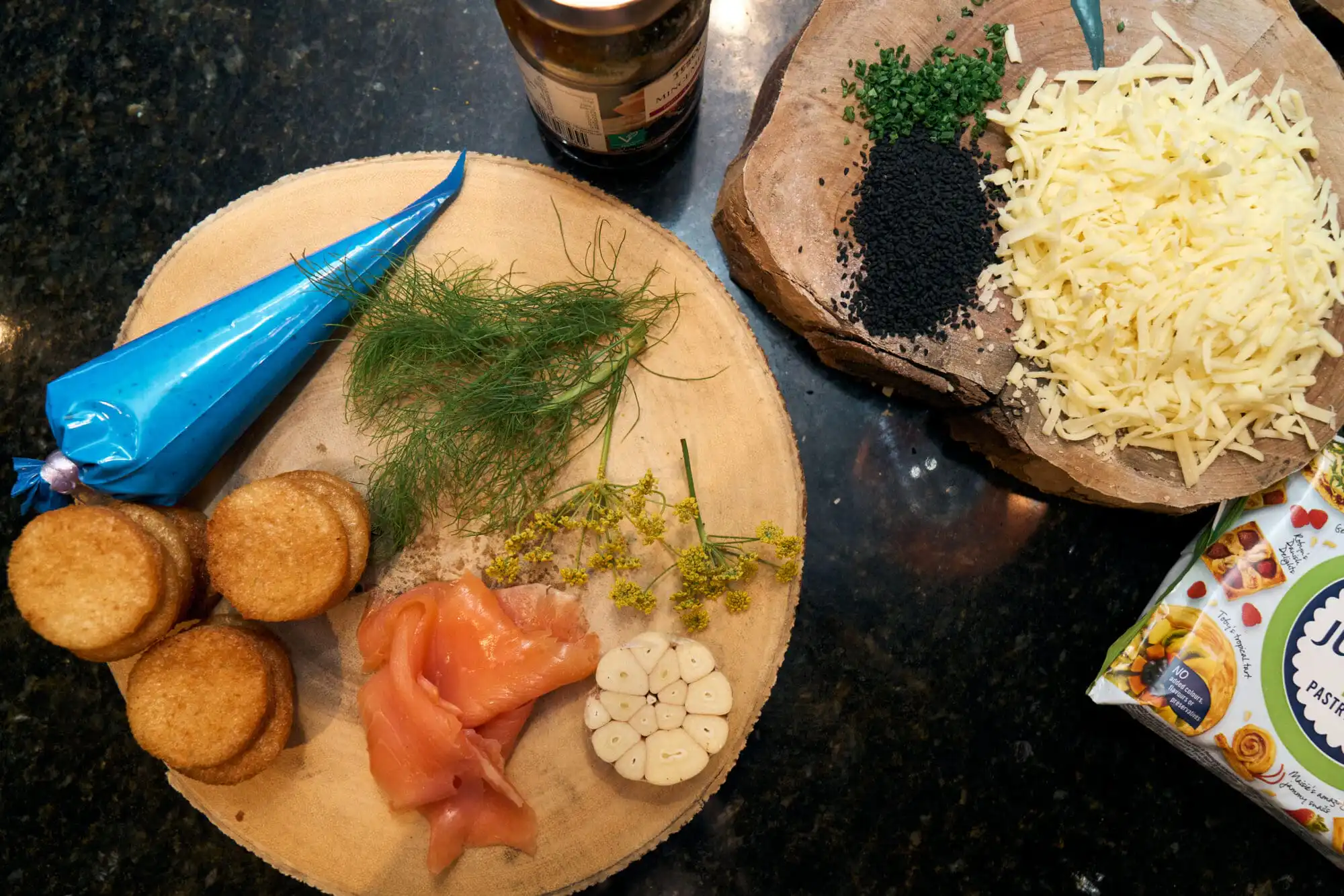 Garlic Salmon and Cream Cheese Fried Toasts