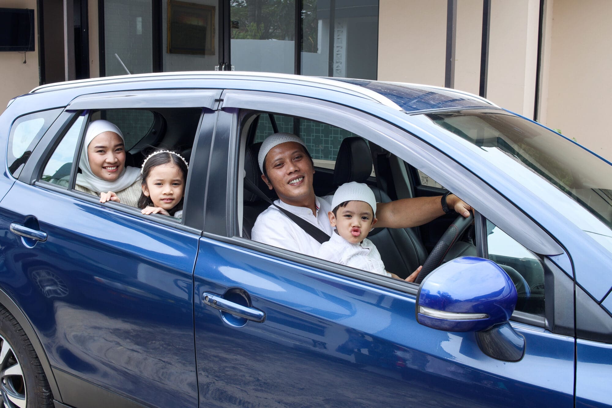 muslim-family-ford-focus ford focus family car