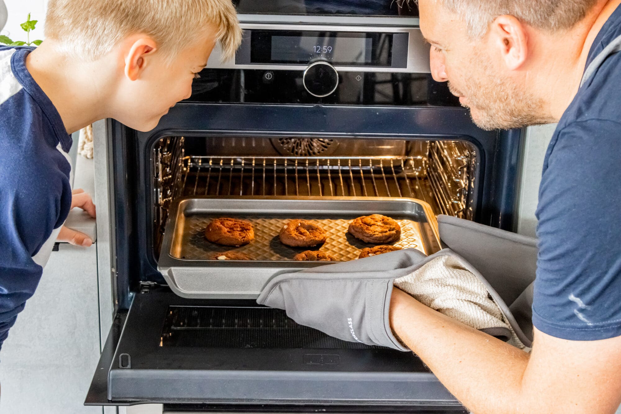 Marcus Bean, Allison Hammond and Dermott O'Leary on This Morning Set