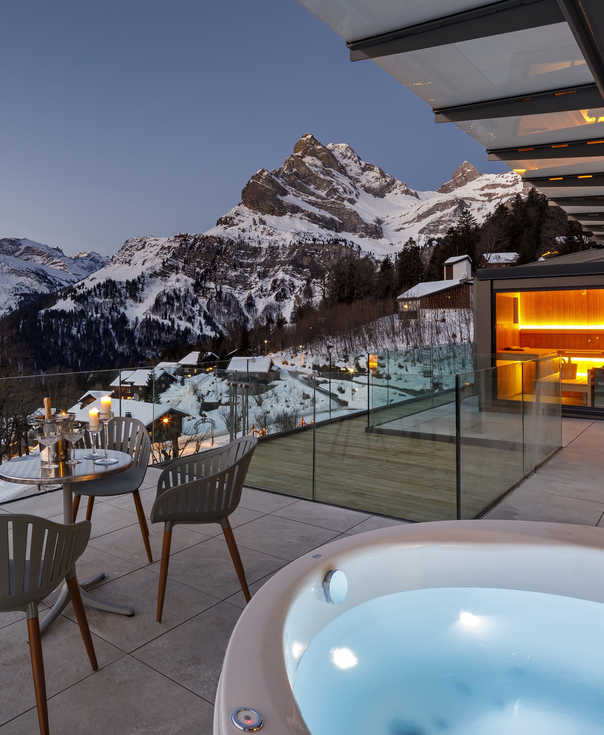 Lolo Stubbs & Rob Stubbs and their Family at Disneyland Paris